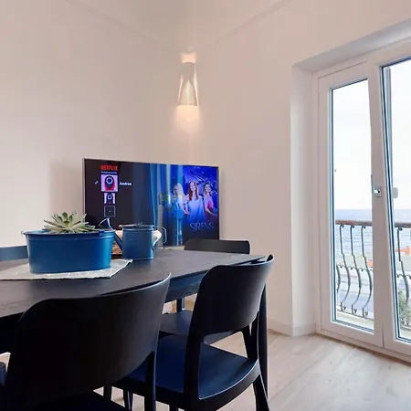 Lägenhet Sotto La Torre A Due Passi Dal Mare *