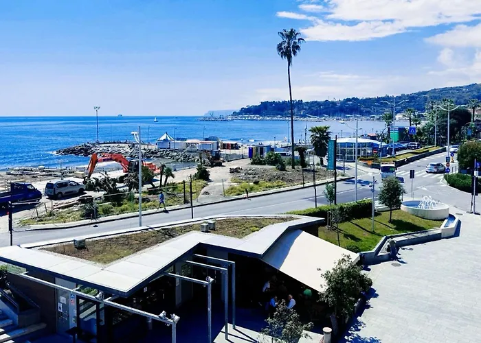 Sotto La Torre A Due Passi Dal Mare Apartamento *